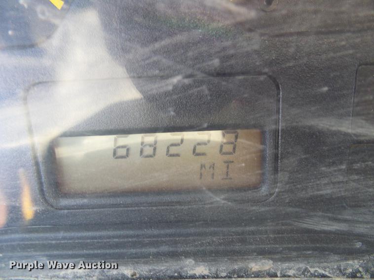 image for item DD8608 2006 International 4200 dump truck