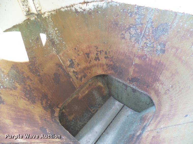 image for item DD8610 Noble concrete bucket