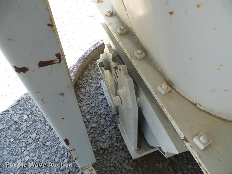 image for item DD8610 Noble concrete bucket