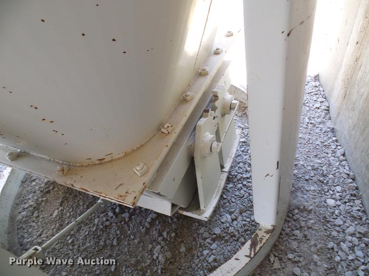 image for item DD8610 Noble concrete bucket