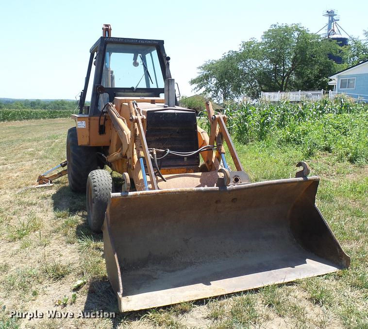 image for item DD8641 1977 Case 580C backhoe