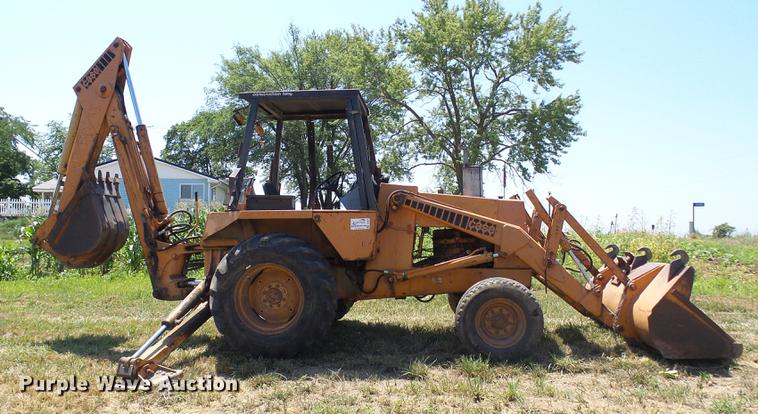 image for item DD8641 1977 Case 580C backhoe