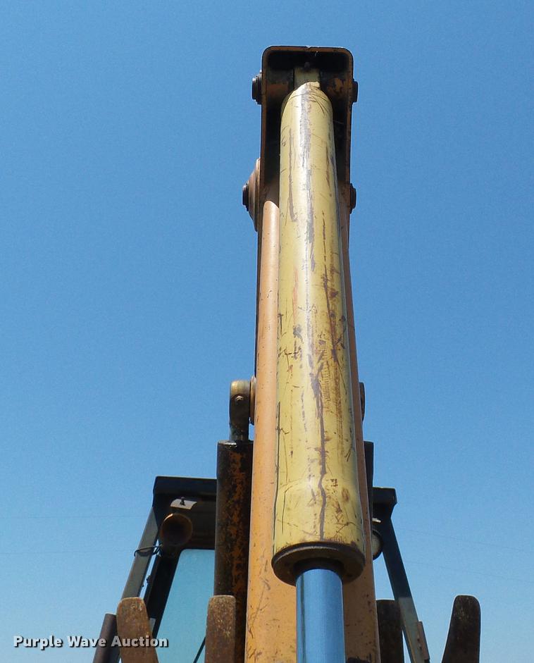 image for item DD8641 1977 Case 580C backhoe