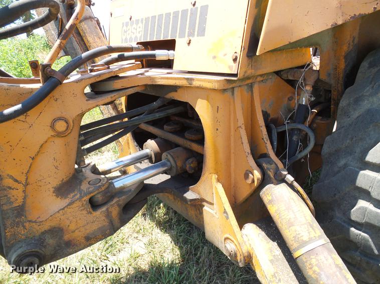 image for item DD8641 1977 Case 580C backhoe