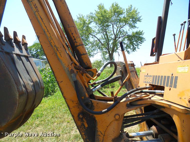 image for item DD8641 1977 Case 580C backhoe