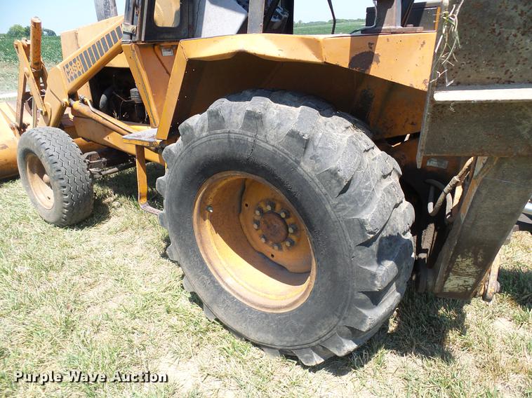 image for item DD8641 1977 Case 580C backhoe
