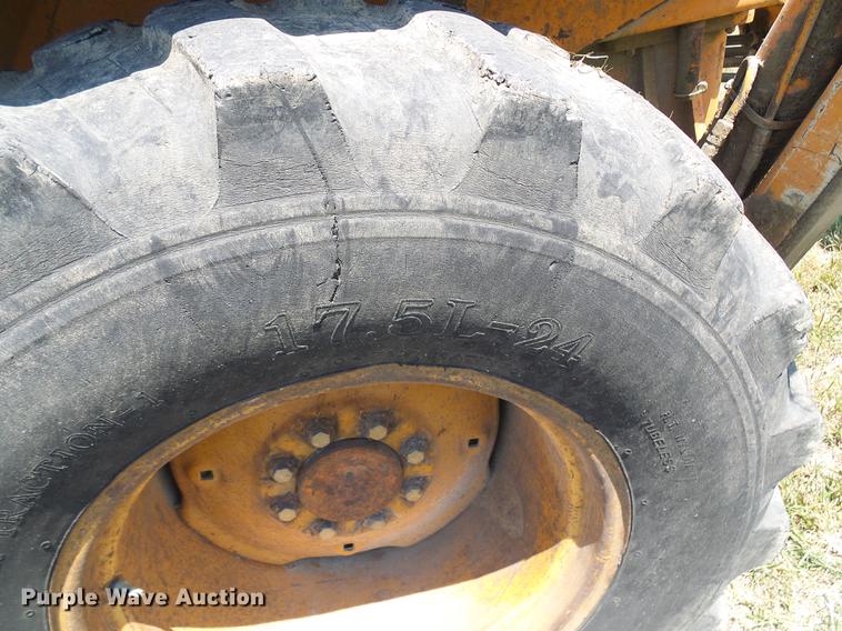 image for item DD8641 1977 Case 580C backhoe