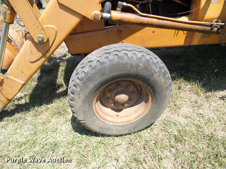 image for item DD8641 1977 Case 580C backhoe