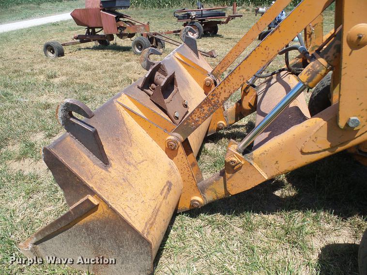 image for item DD8641 1977 Case 580C backhoe