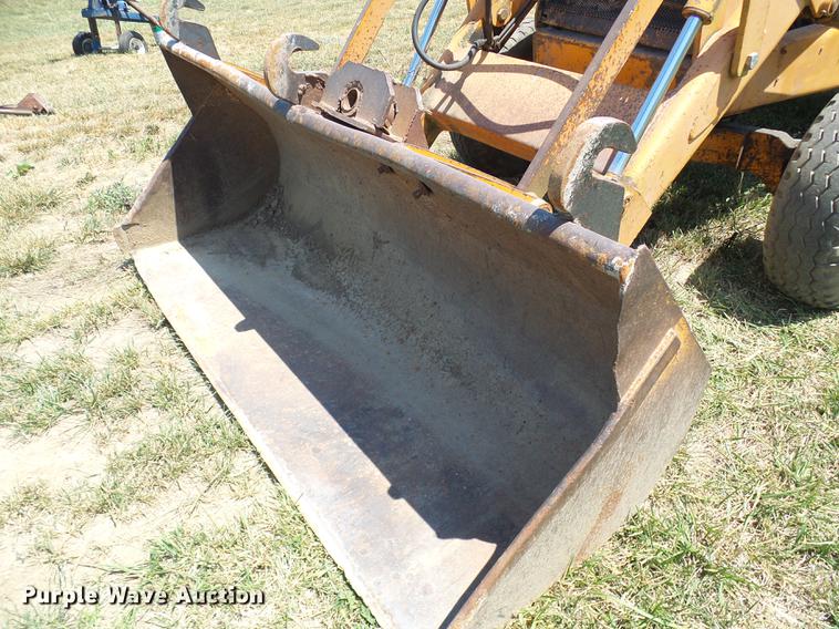 image for item DD8641 1977 Case 580C backhoe