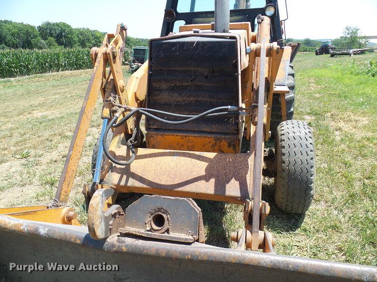 image for item DD8641 1977 Case 580C backhoe