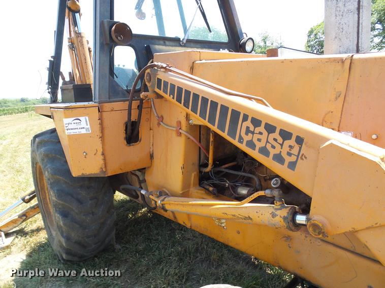 image for item DD8641 1977 Case 580C backhoe