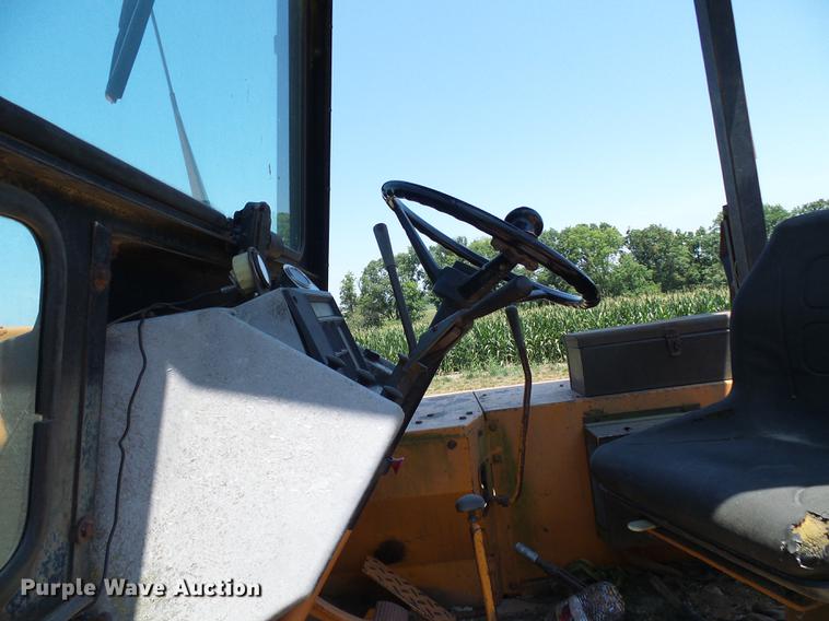 image for item DD8641 1977 Case 580C backhoe