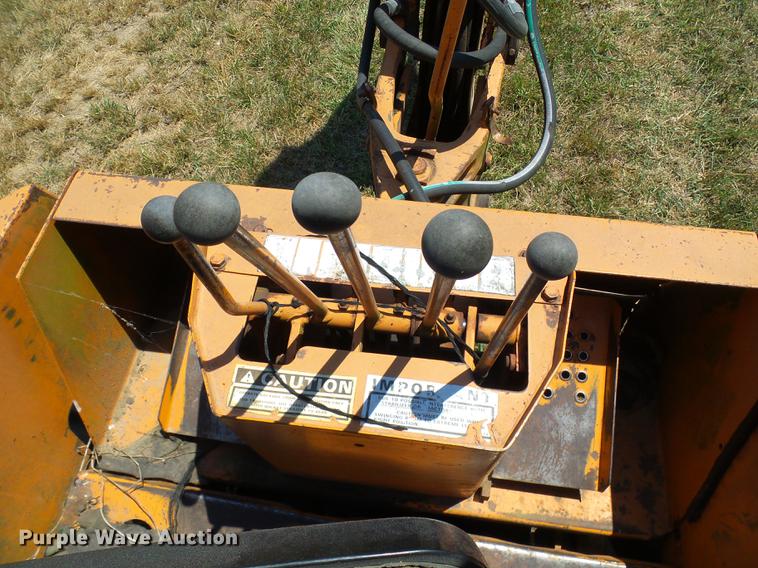 image for item DD8641 1977 Case 580C backhoe