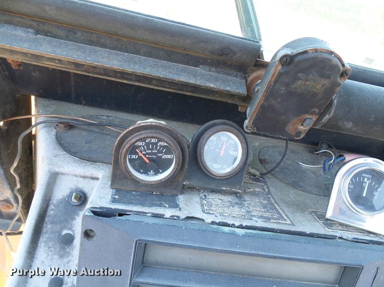 image for item DD8641 1977 Case 580C backhoe