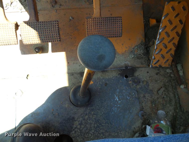 image for item DD8641 1977 Case 580C backhoe