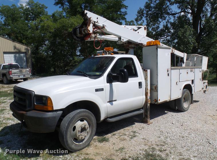 image for item DD8644 1999 Ford F550 Super Duty bucket truck