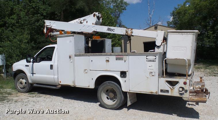 image for item DD8644 1999 Ford F550 Super Duty bucket truck