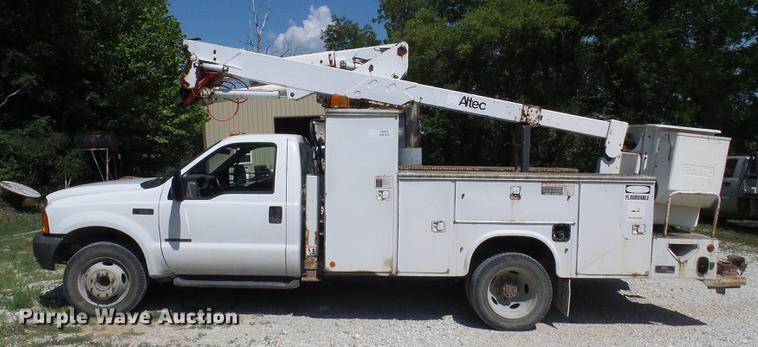 image for item DD8644 1999 Ford F550 Super Duty bucket truck