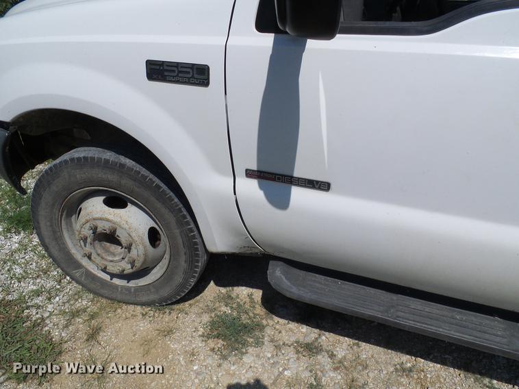 image for item DD8644 1999 Ford F550 Super Duty bucket truck