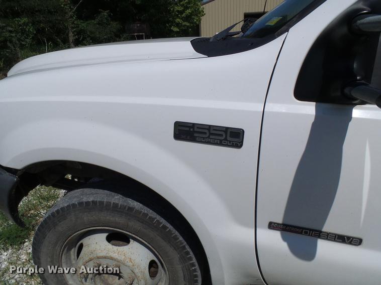 image for item DD8644 1999 Ford F550 Super Duty bucket truck