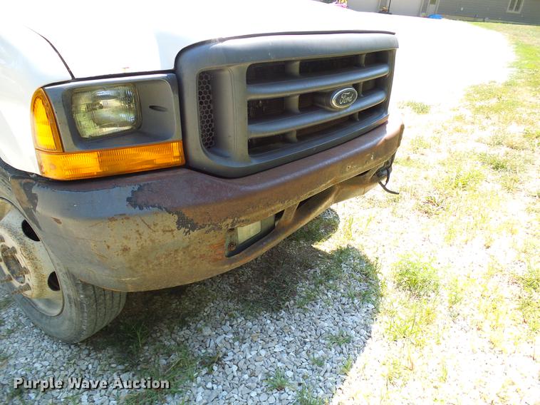 image for item DD8644 1999 Ford F550 Super Duty bucket truck