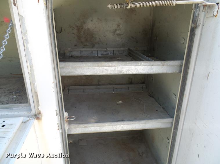 image for item DD8644 1999 Ford F550 Super Duty bucket truck