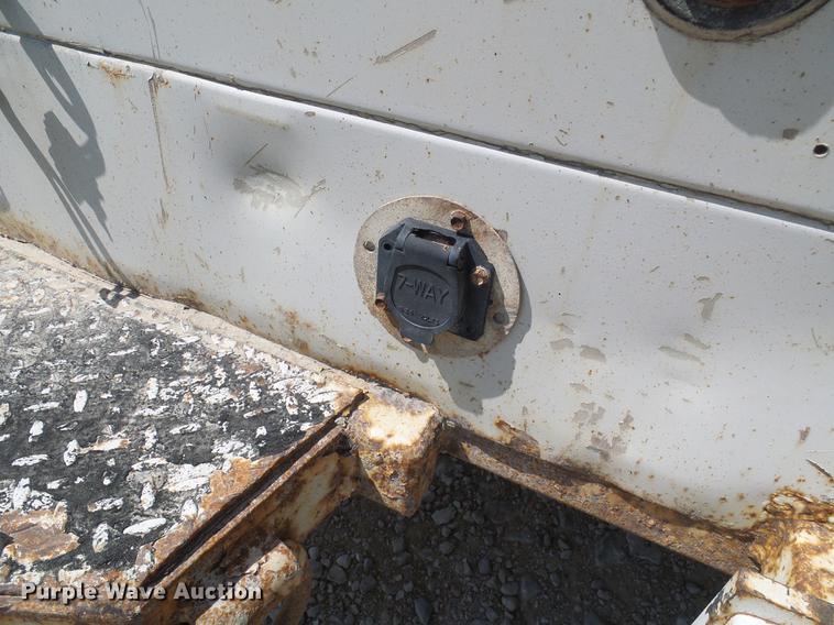 image for item DD8644 1999 Ford F550 Super Duty bucket truck