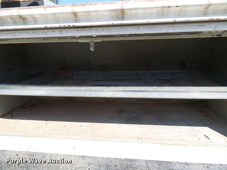 image for item DD8644 1999 Ford F550 Super Duty bucket truck