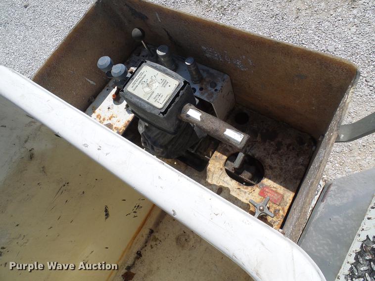 image for item DD8644 1999 Ford F550 Super Duty bucket truck