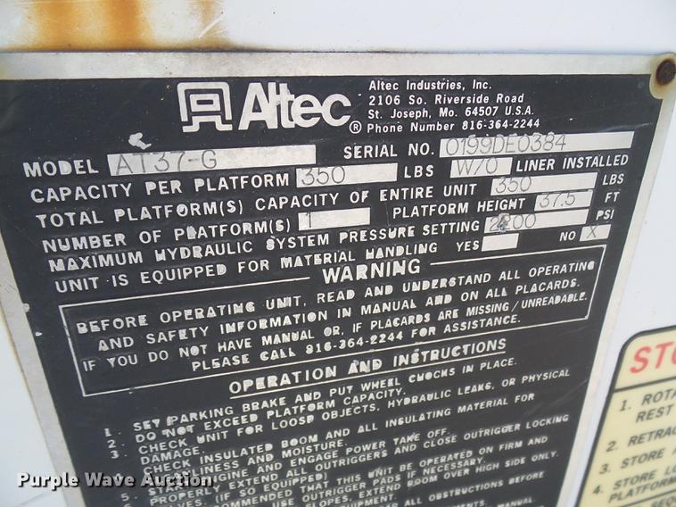 image for item DD8644 1999 Ford F550 Super Duty bucket truck