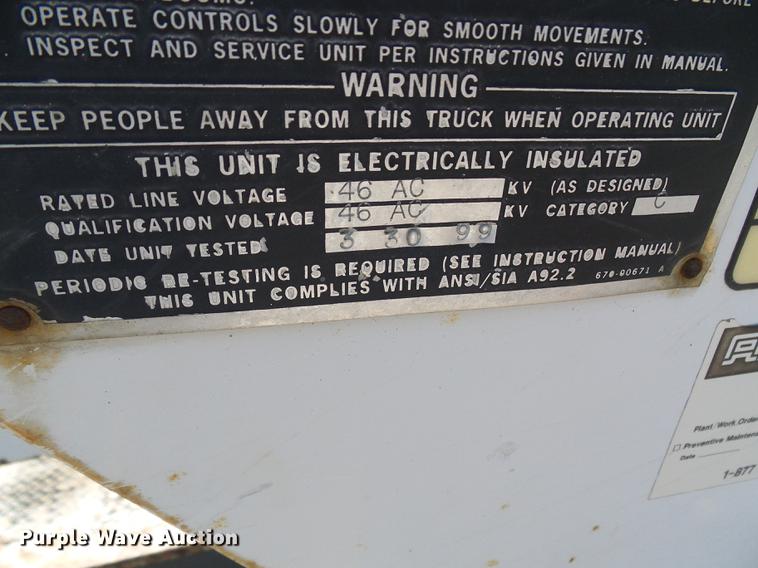 image for item DD8644 1999 Ford F550 Super Duty bucket truck