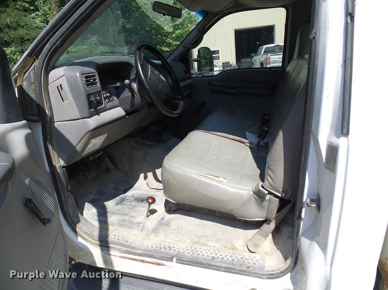 image for item DD8644 1999 Ford F550 Super Duty bucket truck