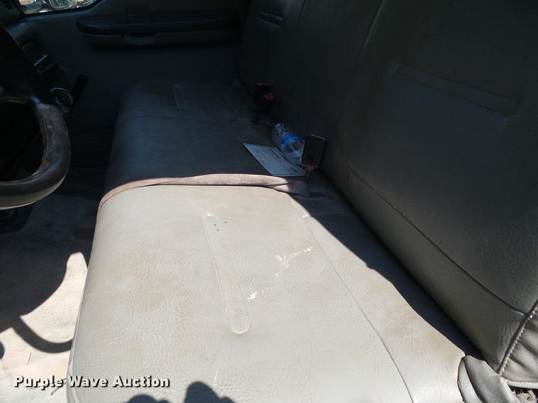 image for item DD8644 1999 Ford F550 Super Duty bucket truck