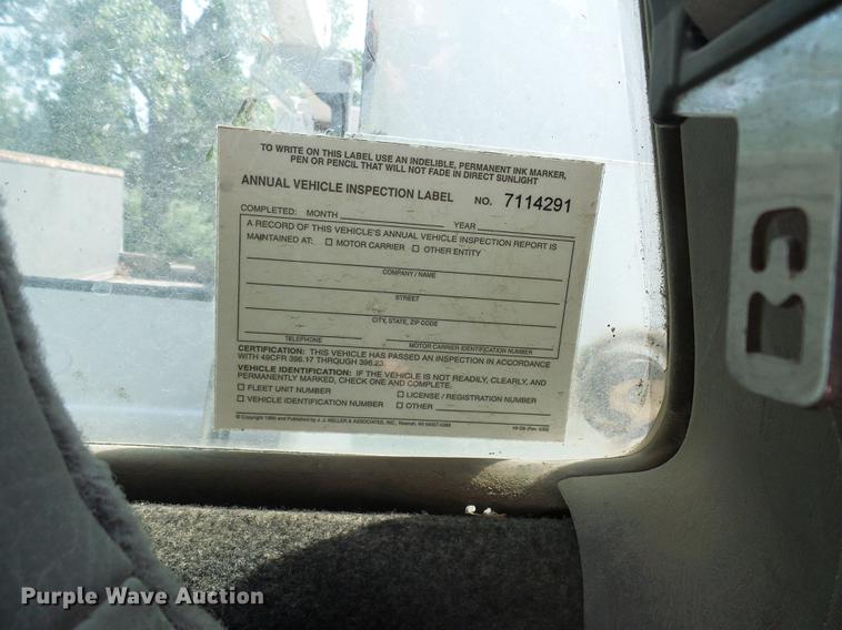 image for item DD8644 1999 Ford F550 Super Duty bucket truck