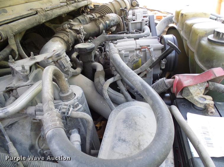 image for item DD8644 1999 Ford F550 Super Duty bucket truck