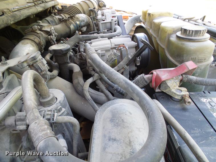 image for item DD8644 1999 Ford F550 Super Duty bucket truck