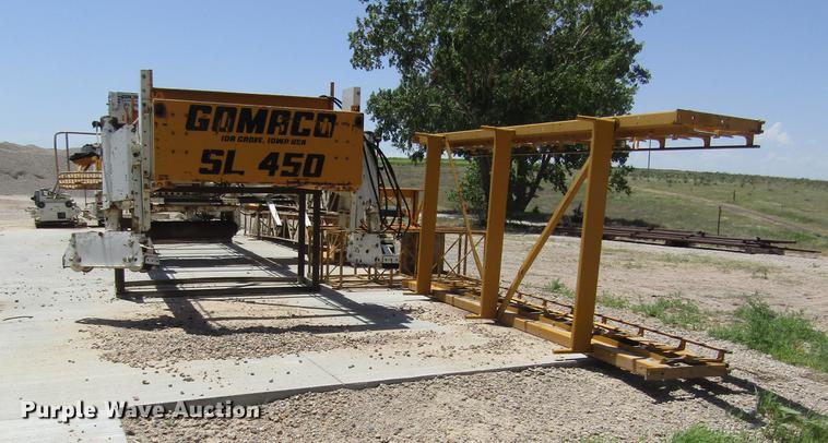 image for item DD8880 2001 Gomaco SL-450 slope finisher
