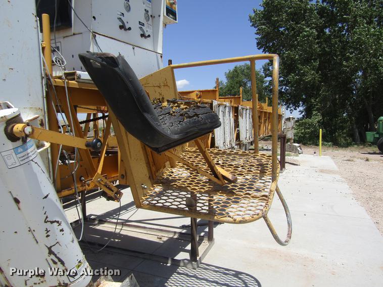 image for item DD8880 2001 Gomaco SL-450 slope finisher