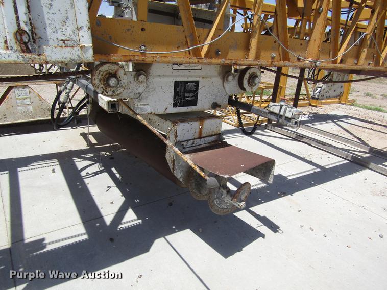 image for item DD8880 2001 Gomaco SL-450 slope finisher