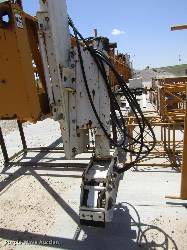 image for item DD8880 2001 Gomaco SL-450 slope finisher