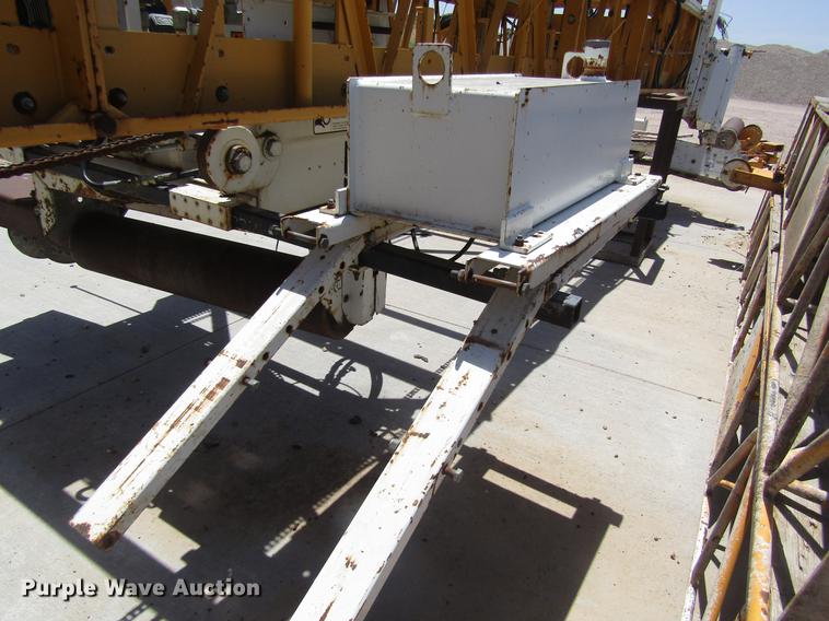 image for item DD8880 2001 Gomaco SL-450 slope finisher