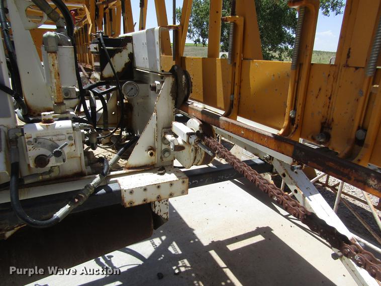 image for item DD8880 2001 Gomaco SL-450 slope finisher