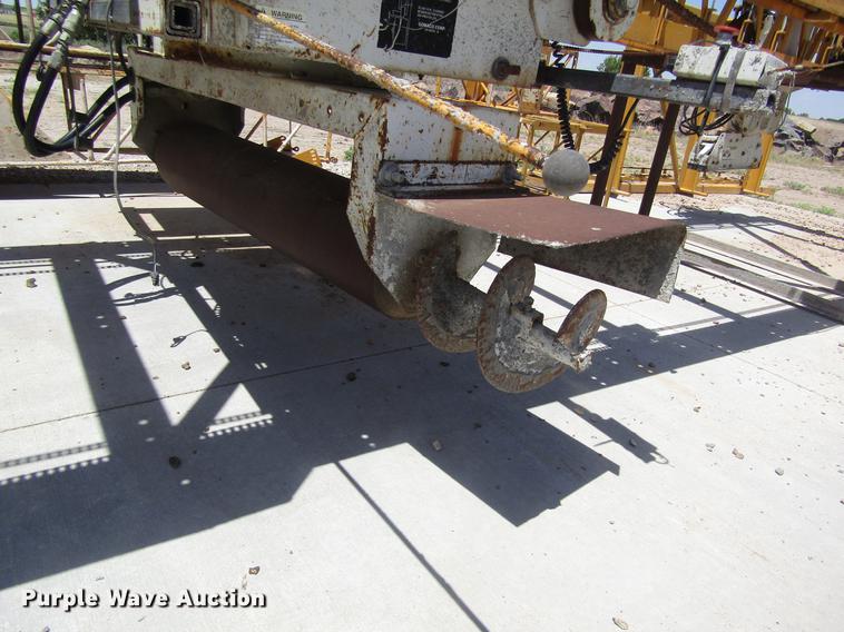 image for item DD8880 2001 Gomaco SL-450 slope finisher