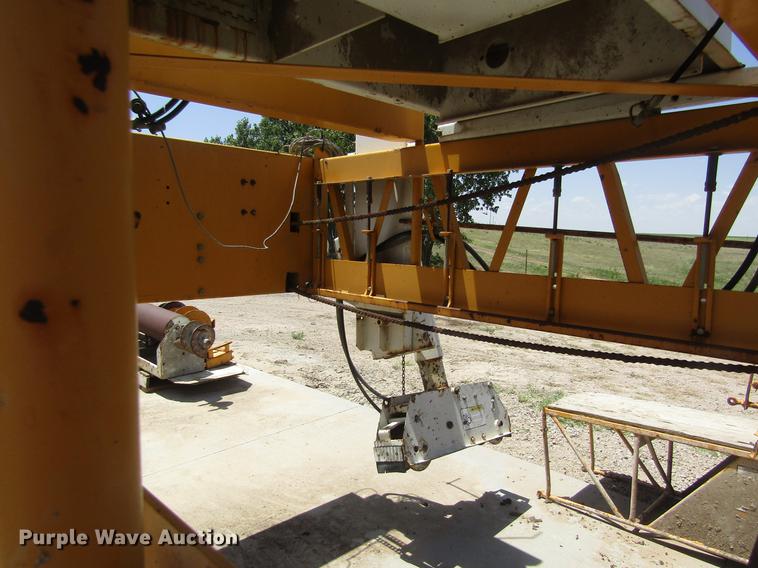 image for item DD8880 2001 Gomaco SL-450 slope finisher