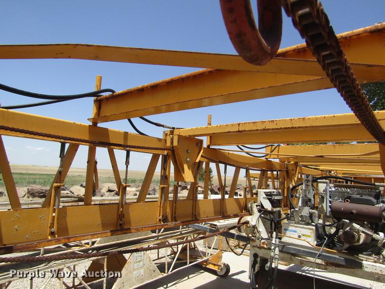 image for item DD8880 2001 Gomaco SL-450 slope finisher