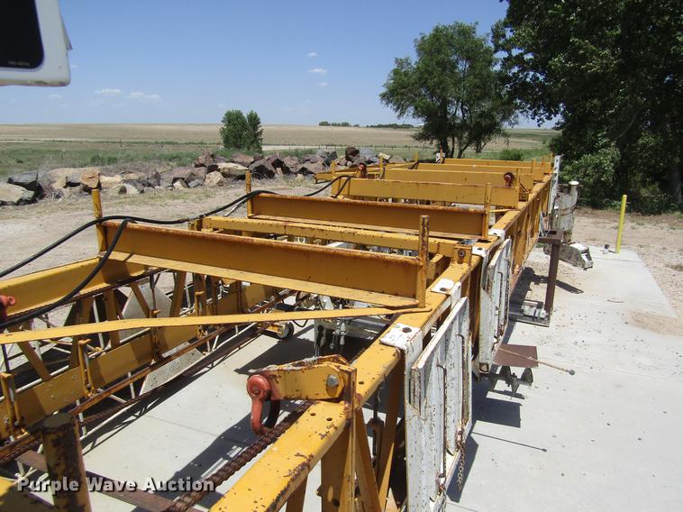 image for item DD8880 2001 Gomaco SL-450 slope finisher