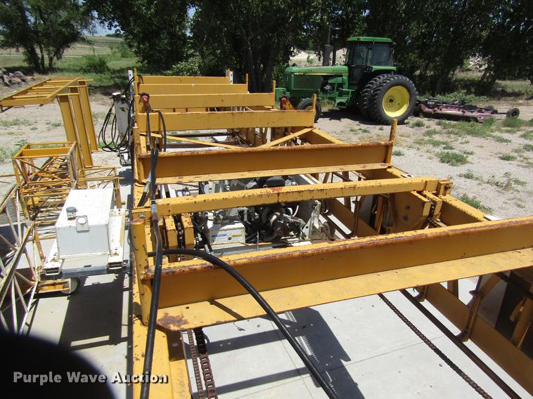 image for item DD8880 2001 Gomaco SL-450 slope finisher