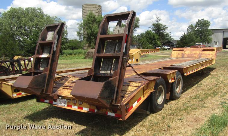 image for item DD8888 1973 Carrier King 4000 drop deck equipment trailer