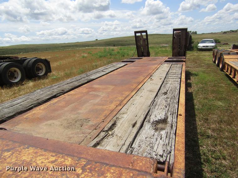 image for item DD8888 1973 Carrier King 4000 drop deck equipment trailer